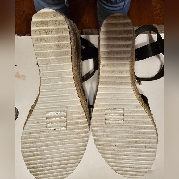 ALDO Size 8.5 Vilmaclya Wedge Sandals, black worn once. - Picture 5 of 9